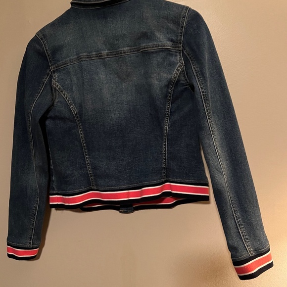 Crown & Ivey Denim Jacket W/ Pink Flamingo Emboridery & 2 Pockets - Size S - Picture 5 of 6
